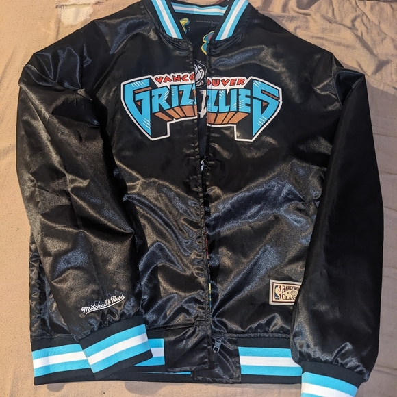 Authentic Reversible Vancouver Grizzlies Mitchell and Ness NBA Basketball Jacket - Picture 2 of 12